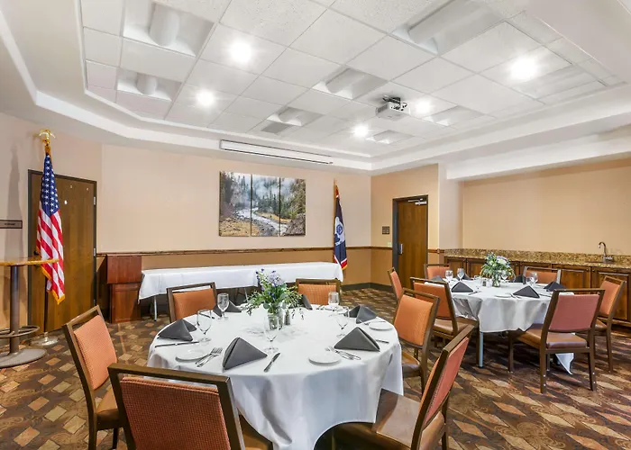 Western Premier Ivy & Hotel